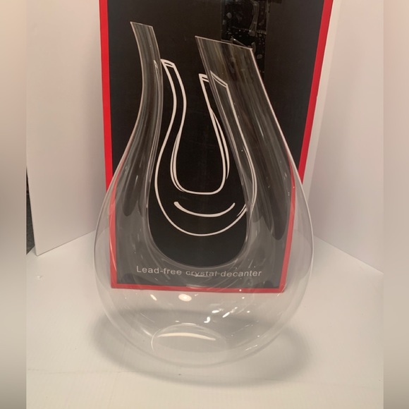 Hand Blown Artisan: Unique Shaped Lead Free Crystal Wine Decanter - Picture 1 of 8